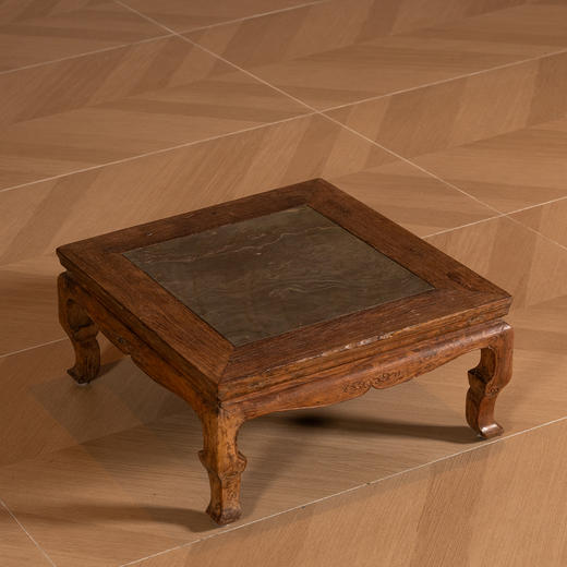 清早期	黄花梨镶绿石束腰三弯腿炕桌 商品图1