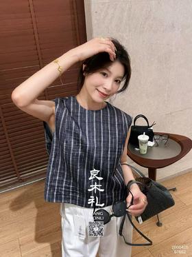 良木礼——圆领条纹背心