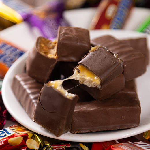 【中欧班列精选】俄罗斯进口士力架  焦糖 巧克力 费列罗花生夹心糖500g 商品图2