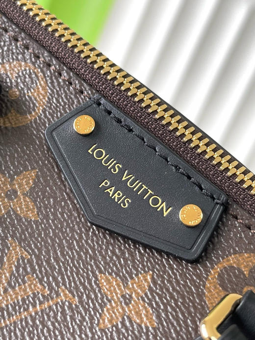 夏季特惠💰850 原单LV M26181 尺寸：27×20×15cm SPEEDY TRUNK 老花枕头包 变码芯片 商品图6