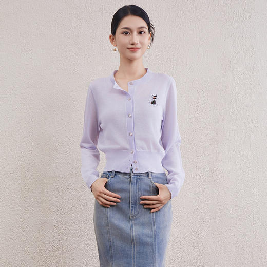 「自」全新升级【铂金会员284/天猫379/差价95】(44441)洛诗琳气质小猫刺绣针织上衣2025秋季百搭显瘦针织开衫女 商品图3