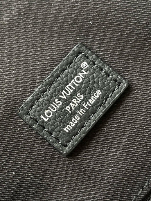 夏季特惠💰980 原单LV M14952 尺寸：44×38×12.5cm CHRISTOPHER 迷彩双肩背包 变码芯片 商品图8