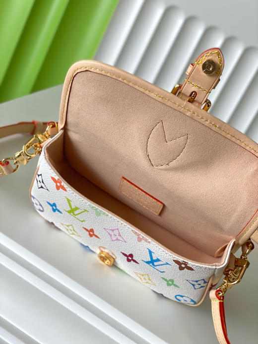 夏季特惠💰760 原单LV M14194 尺寸：19x10.5x6cm NANO DIANE 法棍包 变码芯片 商品图7