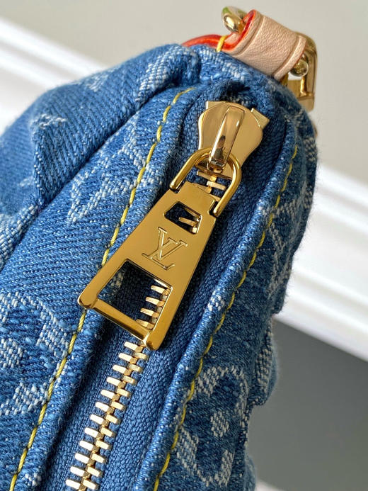 夏季特惠💰720 原单LV M13571 尺寸：21×15×7cm POCHETTE VALLEY 牛仔布手提包 变码芯片 商品图4