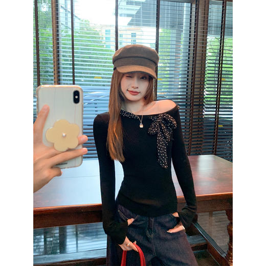 【129元任选2件】现货！蝴蝶结露肩修身针织衫 商品图1