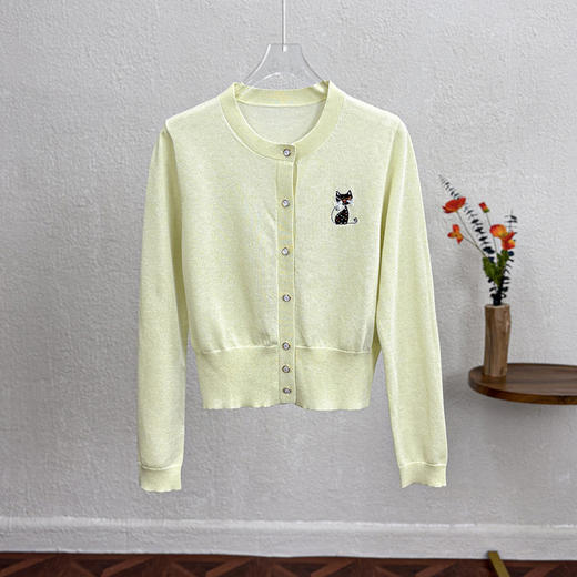 「自」全新升级【铂金会员284/天猫379/差价95】(44441)洛诗琳气质小猫刺绣针织上衣2025秋季百搭显瘦针织开衫女 商品图4