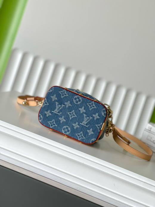 夏季特惠💰750 原单LV M83043 尺寸：20.5×17.5×8.8cm NANO NOÉ 牛仔布水桶包 变码芯片 商品图3