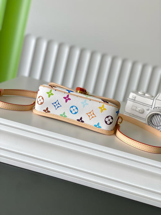 夏季特惠💰760 原单LV M14194 尺寸：19x10.5x6cm NANO DIANE 法棍包 变码芯片 商品图3