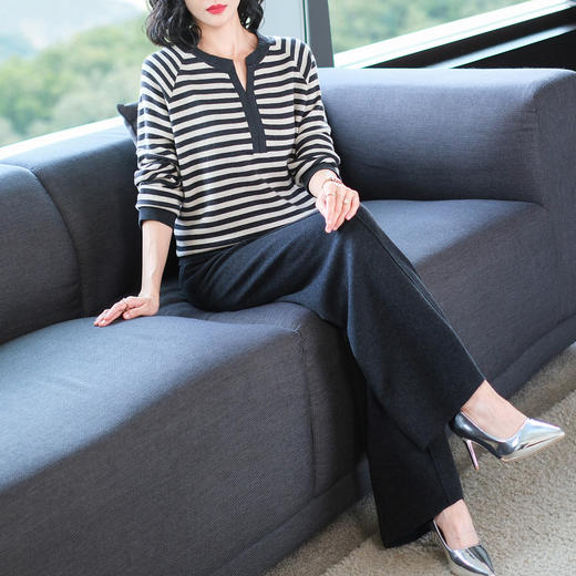 OSL 9321套装时尚洋气横条羊毛上衣阔腿裤两件套针织套装 商品图2