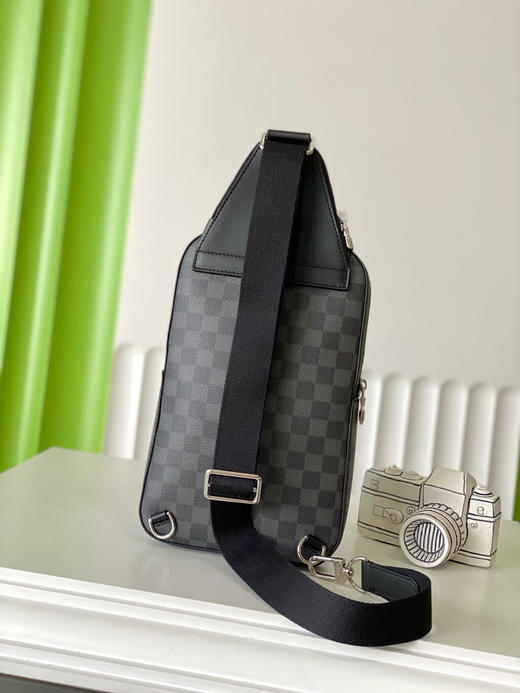 夏季特惠💰780 原单LV N45302 尺寸：20×31×7cm AUENUE NM 黑格单肩胸包 变码芯片 商品图2