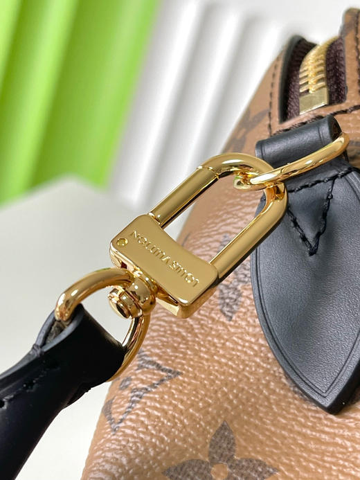 夏季特惠💰850 原单LV M26181 尺寸：27×20×15cm SPEEDY TRUNK 老花枕头包 变码芯片 商品图5