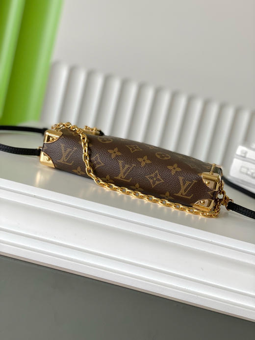 夏季特惠💰880 原单LV M13147 尺寸：23×12×4cm SLIM TRUNK 链条斜挎包 变码芯片 商品图3