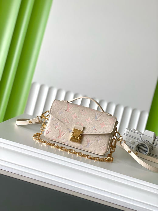 夏季特惠💰900 原单LV M25682 尺寸：21.5×13.5×6cm POCHETTE METIS 全皮邮差包 变码芯片 商品图0