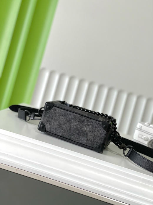 夏季特惠💰880 原单LV M14922 尺寸：18.5×13×8cm SOFT TRUNK 链条盒子包 变码芯片 商品图3