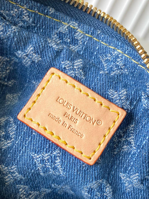 夏季特惠💰720 原单LV M13571 尺寸：21×15×7cm POCHETTE VALLEY 牛仔布手提包 变码芯片 商品图8