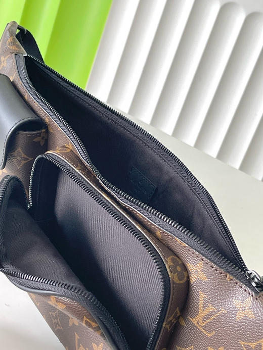 夏季特惠💰780 原单LV M45337 尺寸：50×15.5×4cm CHRISTOPHER 老花腰包 变码芯片 商品图7