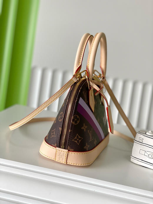 夏季特惠💰850 原单LV P01917 尺寸：23.5×17.5×11.5cm ALMA BB 徽章丝印贝壳包 变码芯片 商品图1