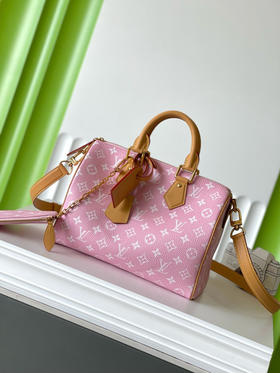 夏季特惠💰1580 原单LV M13914 尺寸：30×21×17cm SPEEDY P9 全皮枕头包 变码芯片