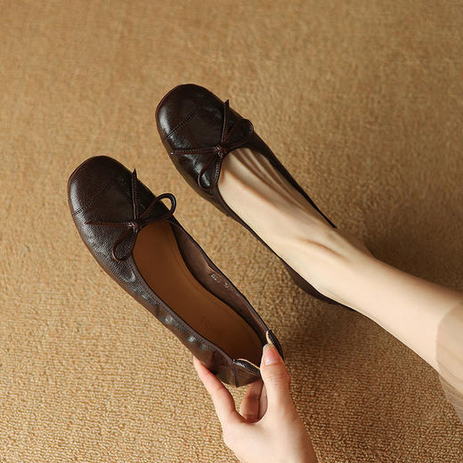 【超显脚瘦】卷卷紫法式蝴蝶结软底单鞋 鞋面柔软有质感 软底舒适不磨脚 蝴蝶结点缀简约大方 时尚百搭 商品图6