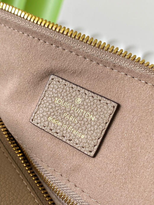 夏季特惠💰1050 原单LV M59273 尺寸：25×19×15cm SPEEDY 全皮枕头包 变码芯片 商品图8