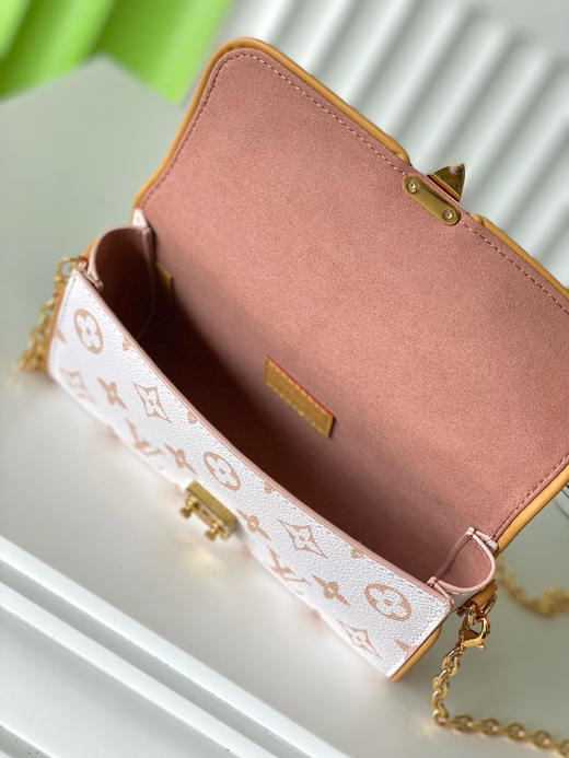 夏季特惠💰700 原单LV M26583 尺寸：20.5×11×6cm POCHETTE CAMILLE 链条包 变码芯片 商品图7