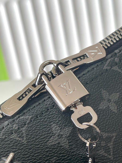 夏季特惠💰950 原单LV M14202 尺寸：50×29×22cm KEEPALL 黑花旅行袋 变码芯片 商品图5