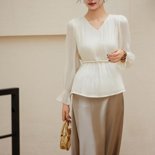 「自」全新升级【铂金会员165/天猫219/差价54】(53156)洛诗琳法式V领长袖雪纺衬衫2025新款秋季气质显瘦上衣女 商品图4