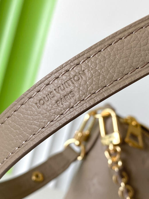 夏季特惠💰950 原单LV M25854 尺寸：40×29×15cm BOULOGNE 全皮牛角包 变码芯片 商品图6