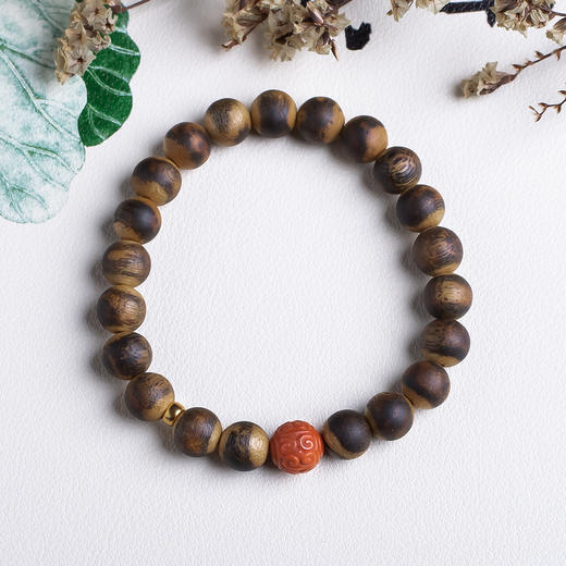 xy0539虎斑纹沉香+南红回纹珠手串 商品图0