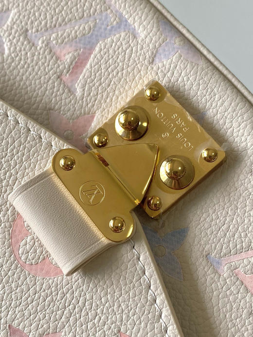 夏季特惠💰900 原单LV M25682 尺寸：21.5×13.5×6cm POCHETTE METIS 全皮邮差包 变码芯片 商品图4