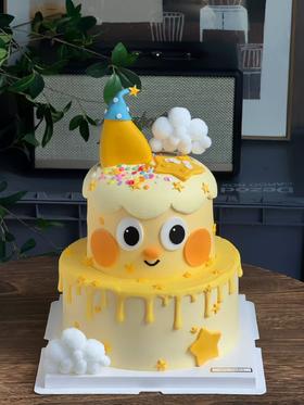 星星人造型双层蛋糕