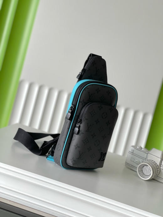 夏季特惠💰780 原单LV M11703 尺寸：30×16×5.7cm AUENUE 灰花单肩胸包 变码芯片 商品图1