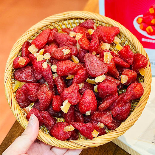 西遇果果草莓干夹柚子干 商品图2