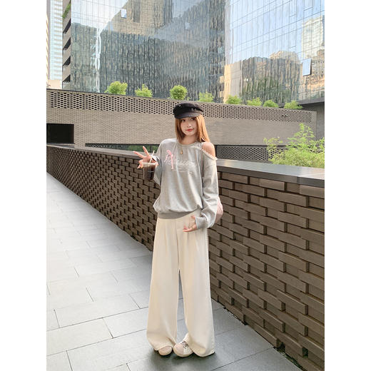 【149元任选2件】现货！蕾丝拼接露肩字母卫衣 商品图3