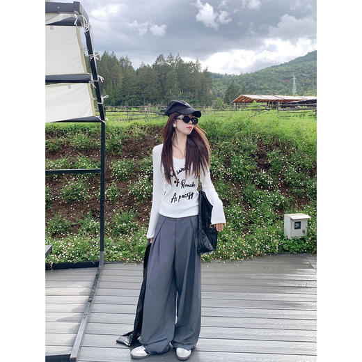 <曾小咸推荐>现货秒杀 ！微信超特价！纯欲风英文V领长袖T恤 日常129.99 立减60 秒杀69.99！！西装裤 秒杀89.99！！ 商品图3