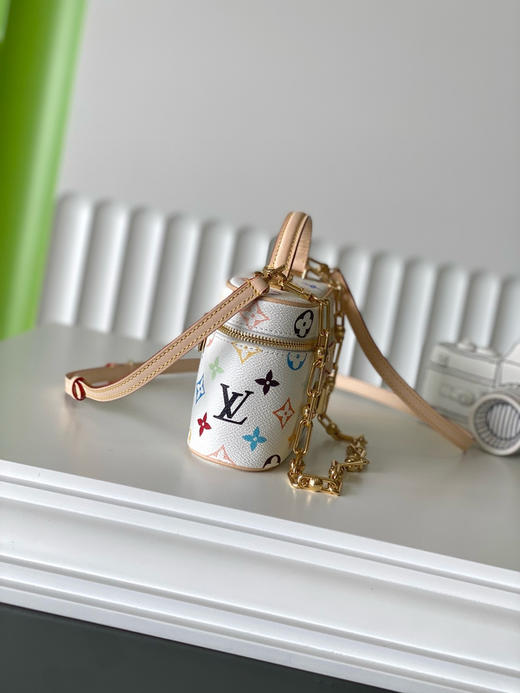 夏季特惠💰780 原单LV M13662 尺寸：19x11.5x6.5cm VANITY CHAIN 化妆包 变码芯片 商品图1