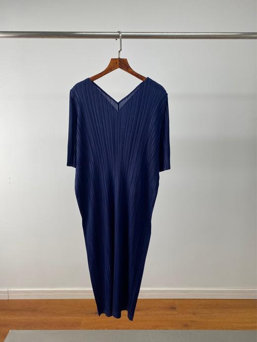 褶皱V领连衣裙！ 25年夏新款气质中长款对叠袖百褶裙大码宽松款！ 商品图5