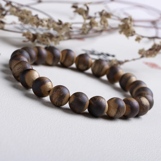 xy0543特色虎斑纹8mm沉香素串单圈手串 商品图1