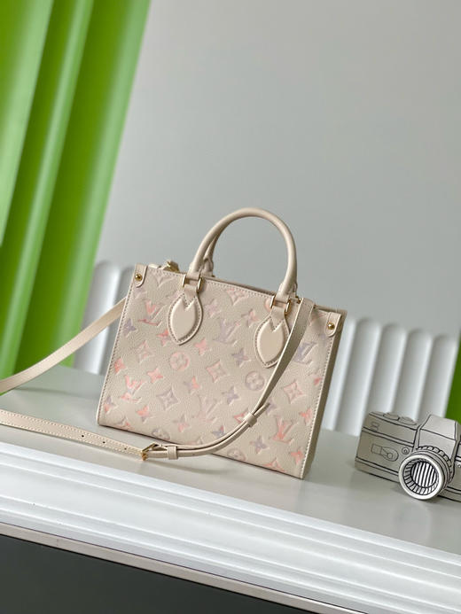 夏季特惠💰880 原单LV M25770 尺寸：25×19×11.5cm ONTHEGO 全皮四方包 变码芯片 商品图2