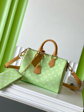 夏季特惠💰1580 原单LV M14064 尺寸：30×21×17cm SPEEDY P9 全皮枕头包 变码芯片