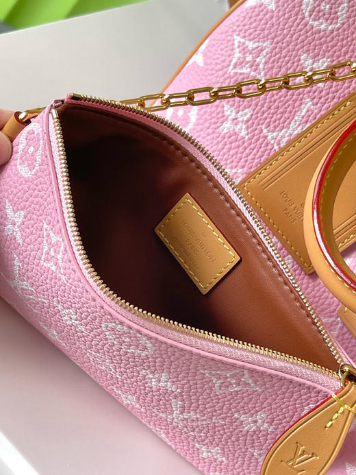 夏季特惠💰1580 原单LV M13914 尺寸：30×21×17cm SPEEDY P9 全皮枕头包 变码芯片 商品图6