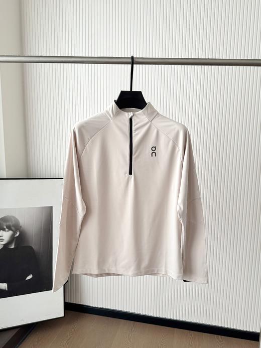 点此购买 On昂跑Climate系列春秋季男士长袖半拉链运动长袖T恤 BK  327463 商品图4