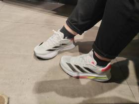 阿迪达斯马拉松跑鞋