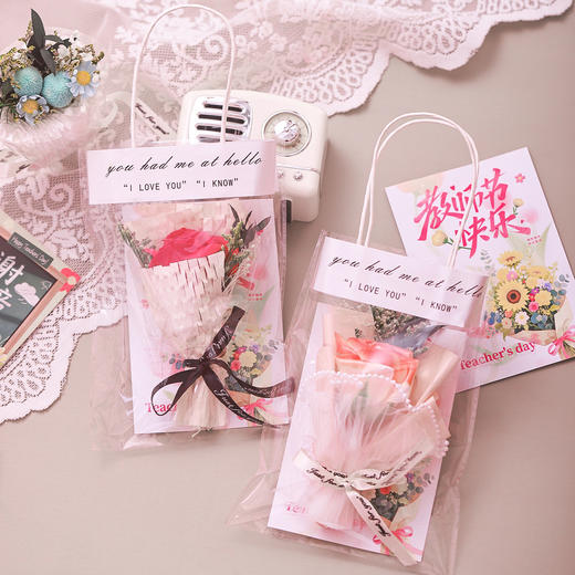 【教师节礼物❗花束伴手礼袋】师恩如织「礼袋传情」送给老师一份难忘的礼物，高级感小众贺卡花束，伴手礼袋送老师实用小礼品，教师节母亲节情人节礼物L 商品图1