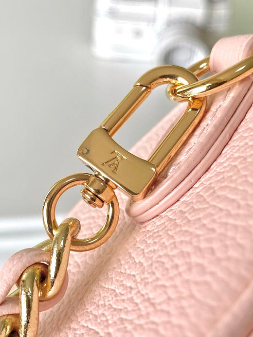 夏季特惠💰730 原单LV M14226 尺寸：16×10×7.5cm NANO SPEEDY 全皮枕头包 变码芯片 商品图6