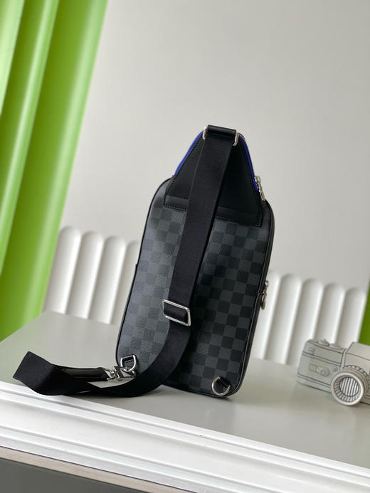 夏季特惠💰760 原单LV N00086 尺寸：20×31×7cm AUENUE NM 黑格单肩胸包 变码芯片 商品图1