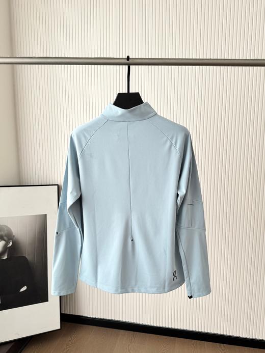 点此购买 On昂跑Climate系列春秋季男士长袖半拉链运动长袖T恤 BK  327463 商品图3