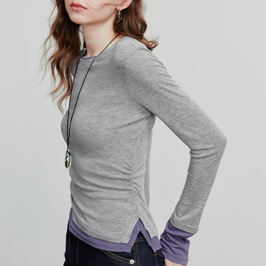 初语撞色抽褶长袖T恤女2025天丝羊毛衫收腰设计感上衣8531001 商品图3