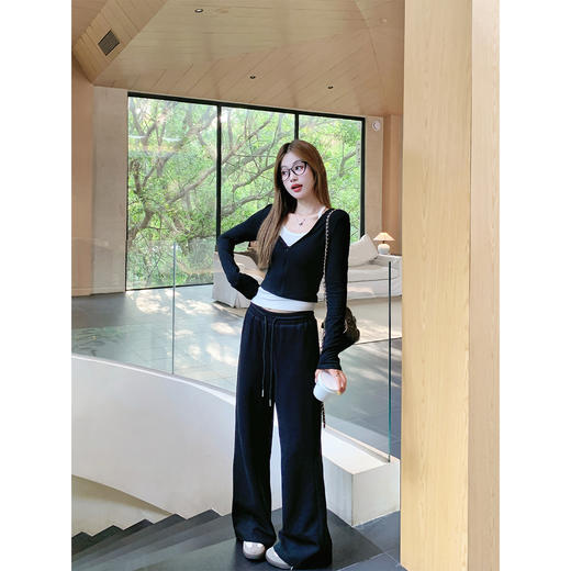 <曾小咸推荐>3.21现货秒杀 ！微信超特价！韩系V领长袖T 日常99.99 立减30 秒杀69.99！！ 休闲裤  秒杀69.99！！辣妹背心  秒杀25！！ 商品图3