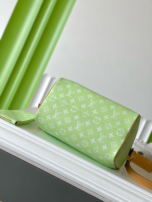 夏季特惠💰1580 原单LV M14064 尺寸：30×21×17cm SPEEDY P9 全皮枕头包 变码芯片 商品图3